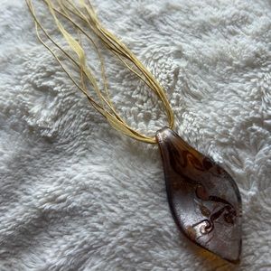 Glass pendant necklace